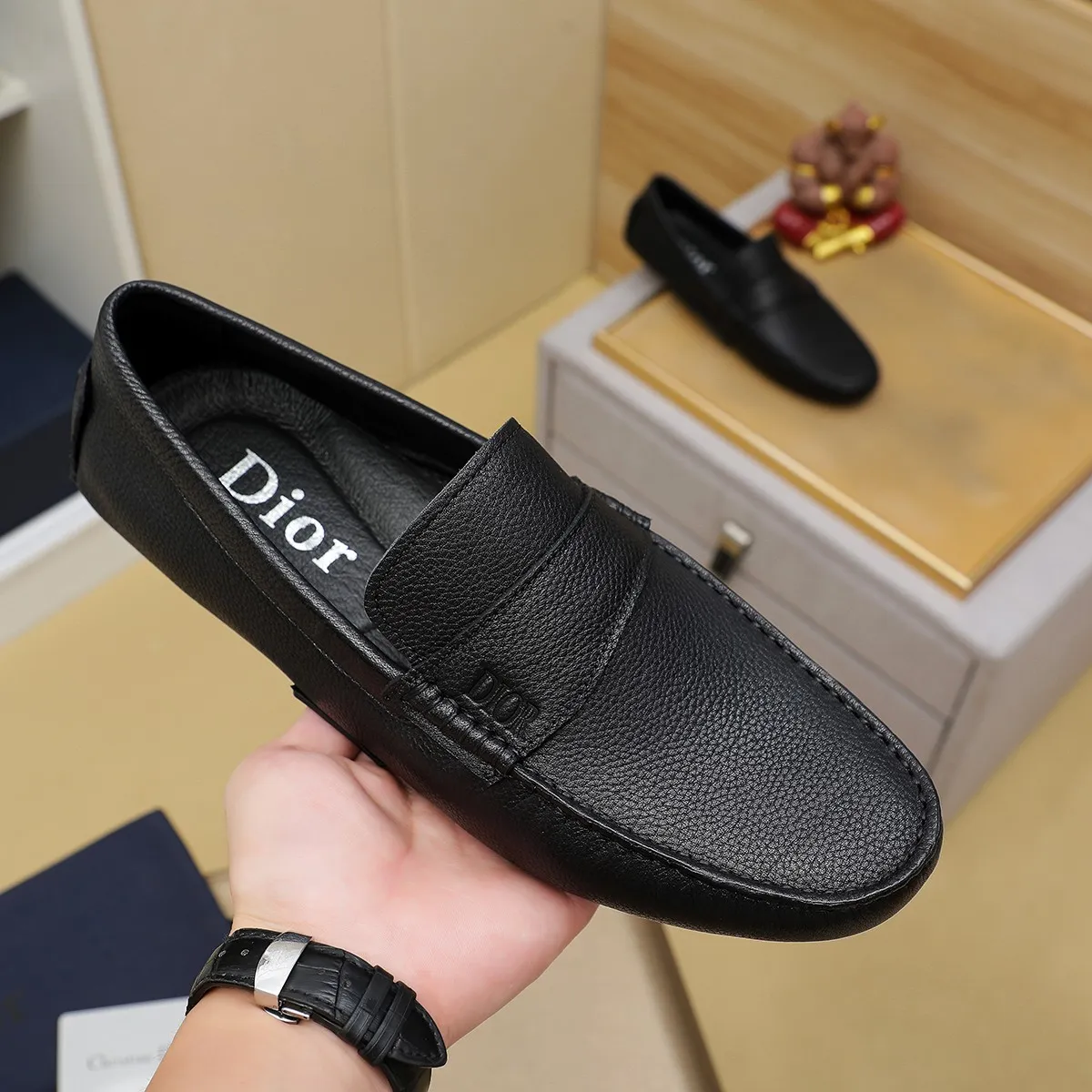 Men's shoes 💰380 🕷️🕷️[Dior] Dior's new casual men's shoes are launched in Hong Kong counters. Official website 1:1 production. Italian original first-layer cowhide + 🐷 leather lining. Designed by European and American masters. Perfect shape to create counter quality, solid color rubber wear-resistant outsole and classic dazzling toe! Super versatile and very comfortable. High-end without losing taste, fashionable and novel! ! Absolute focus! Colors available! Code number 38-44 (45.46 customized)